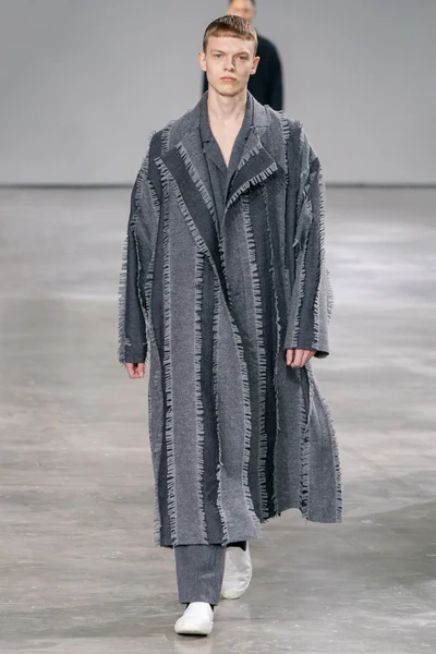 Look 15
